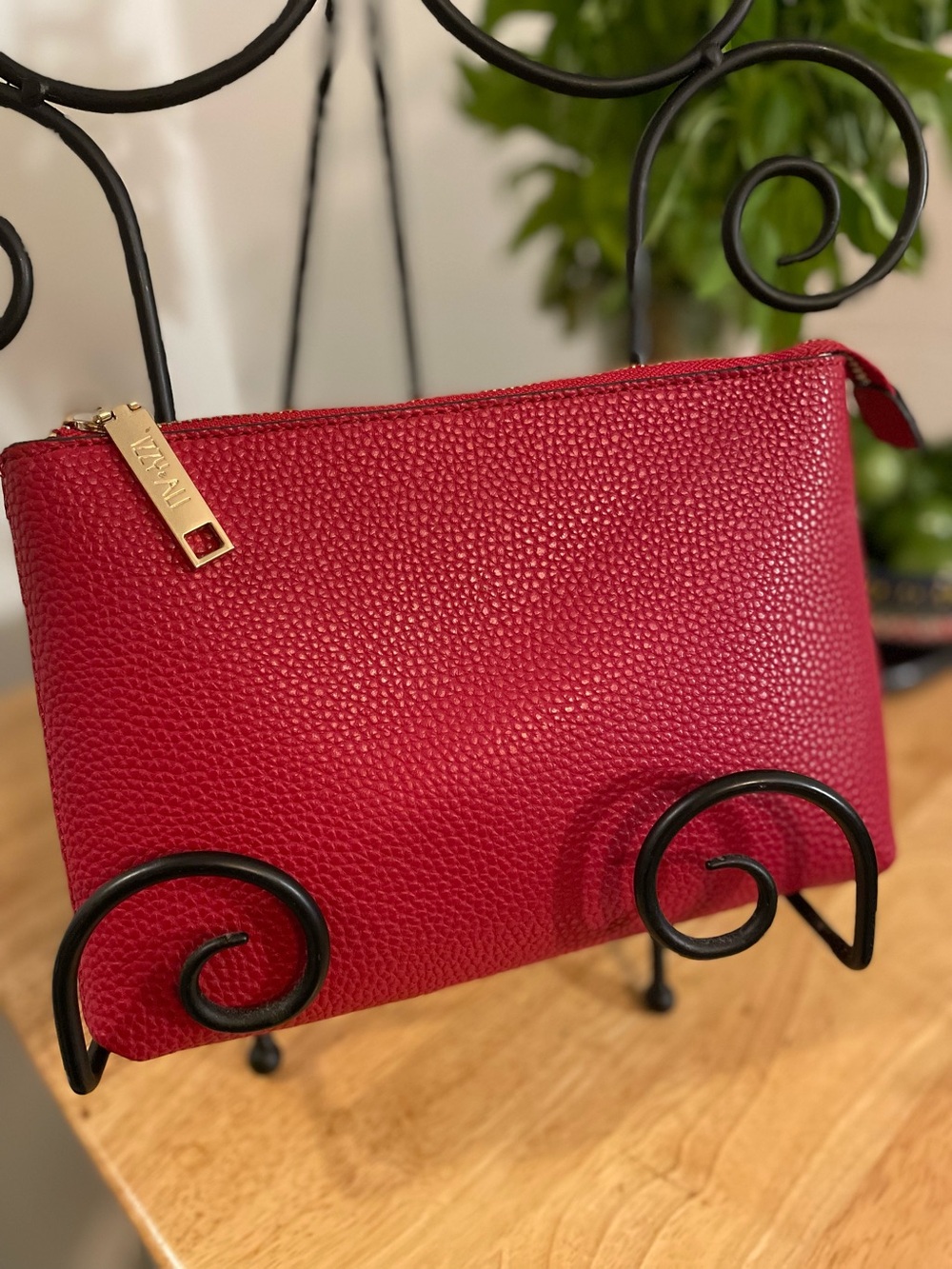 EUC Izzy +Ali - Red Textured Zip Clutch with Gold Accent